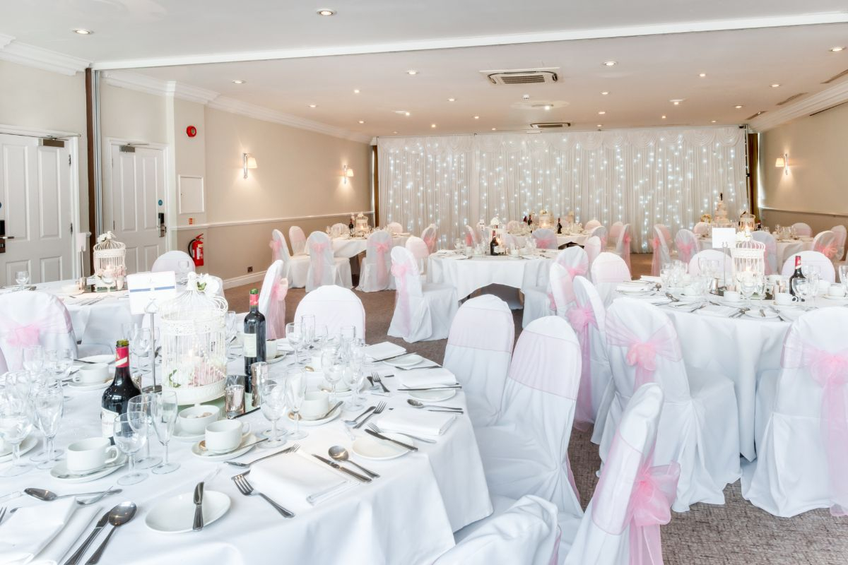 Gallery Item 3 for Pinewood Hotel